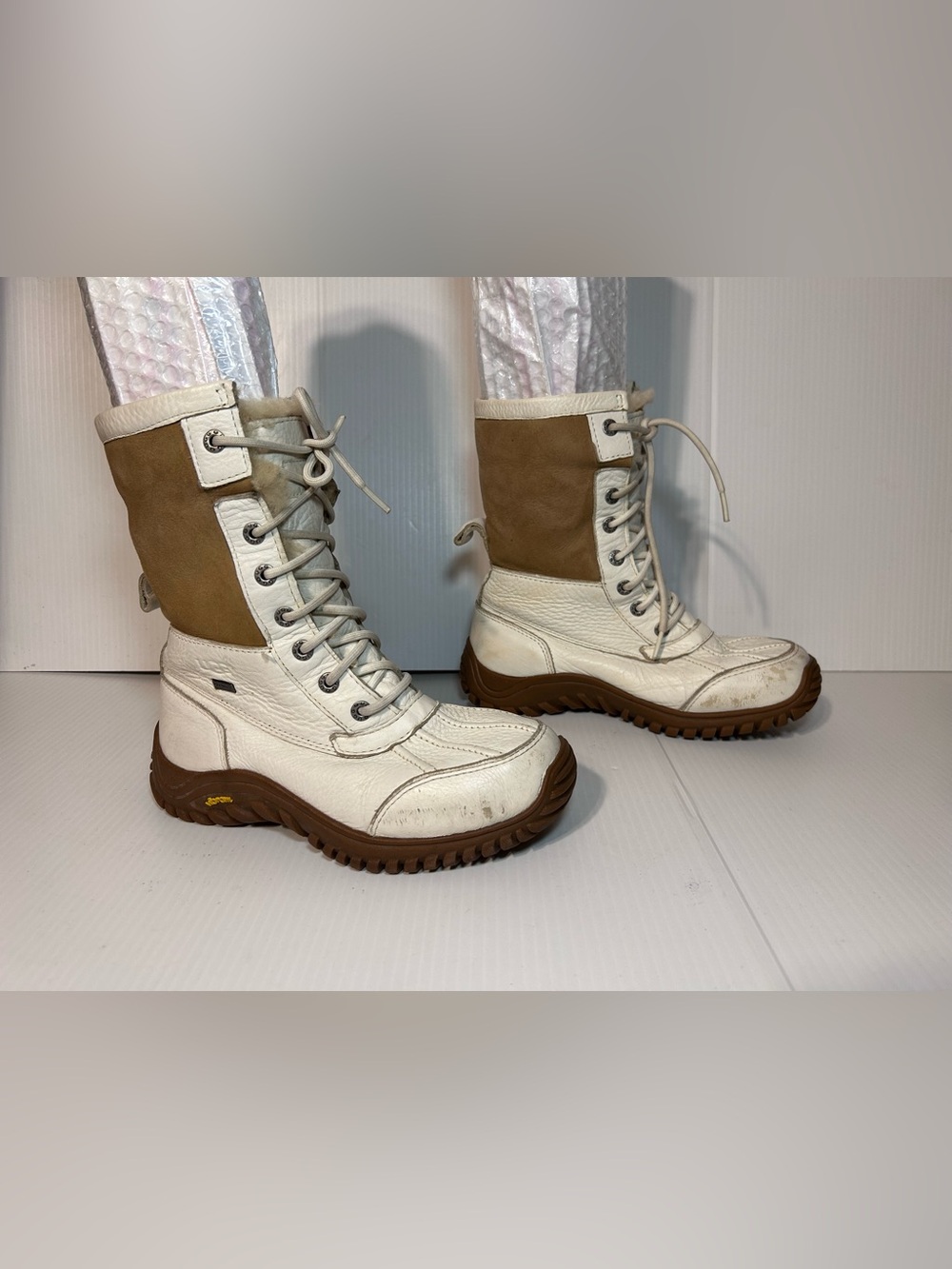 UGG SN 3235 shearling winter snow lace up boots women size 7